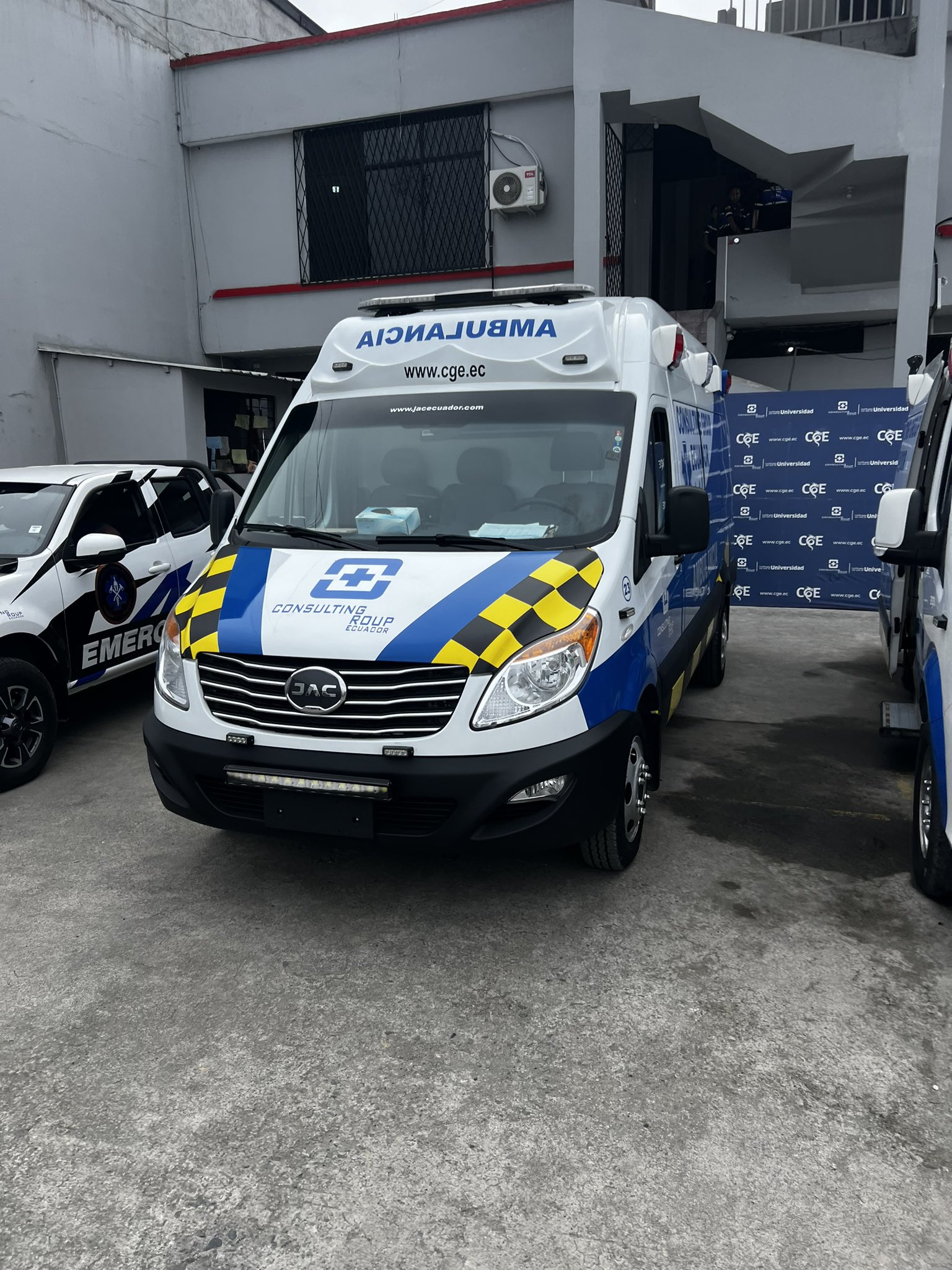 NUESTRAS AMBULANCIAS SE MOVILIZAN CON UNA MISIÓN: SERVIR Y PROTEGER VIDAS